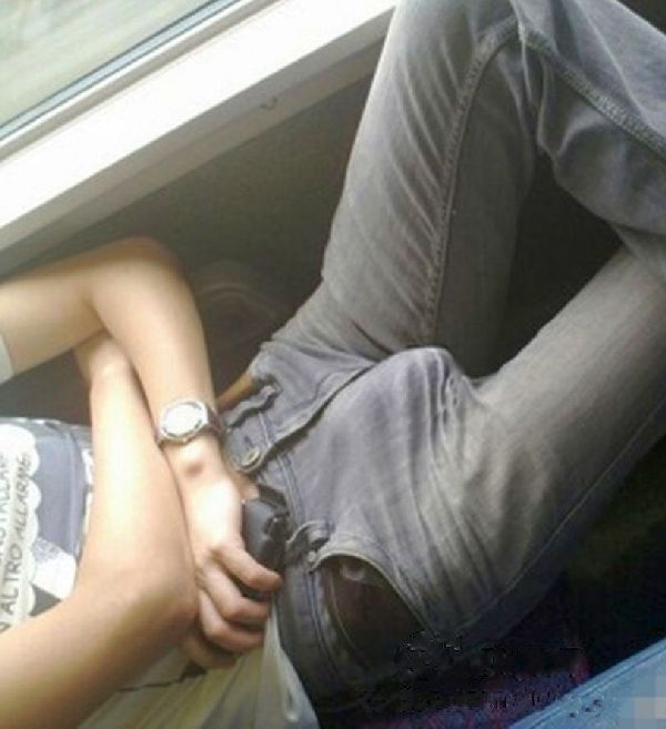 Foto 2 do Conto erotico: O carinha do ônibus 