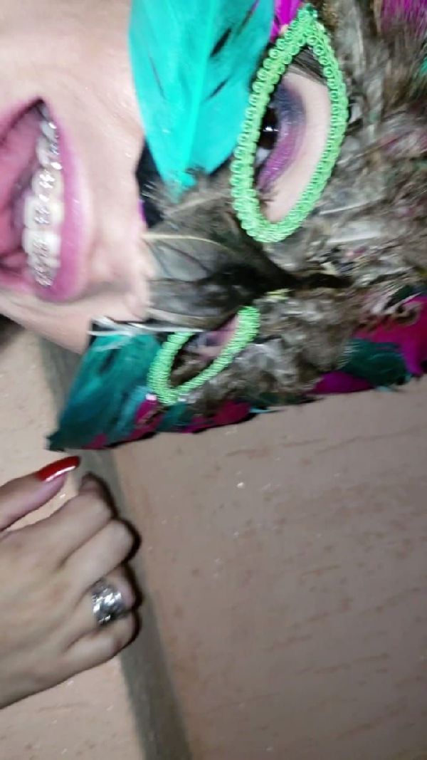 Foto 1 do Conto erotico: Cristina Almeida no Carnaval de 2019 sem o maridinho por perto