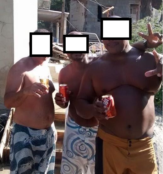 Foto 1 do Conto erotico: SEGURANÇA NEGÃO LATINHA DE COCA