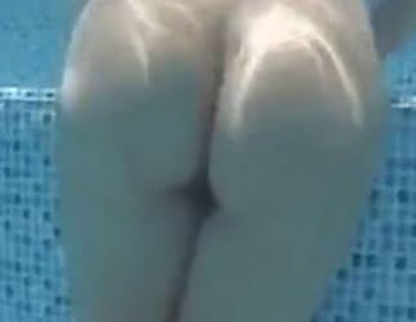 Foto 1 do Conto erotico: Na piscina de calcinha de renda