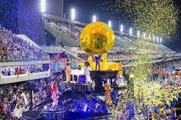 Foto 1 do Conto erotico: Desfile de carnaval