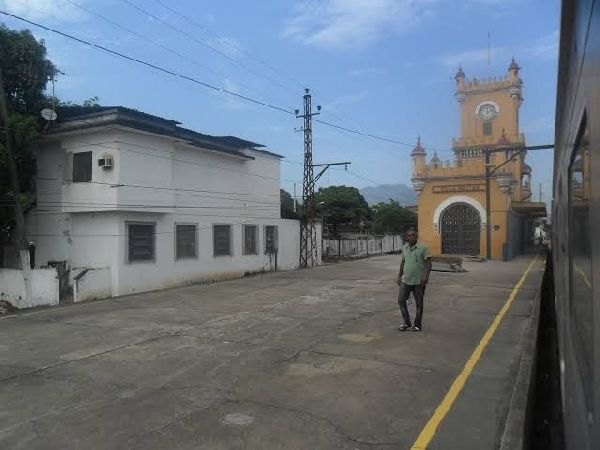 Foto 4 do Conto erotico: Na estação da Vila militar com os militares