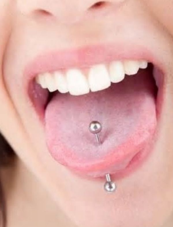 Foto 1 do Conto erotico: COLOQUEI UM PIERCING NA LÍNGUA, E SURPREENDI MEU IRMÃO COM UM BOQUETE INESQUECÍVEL