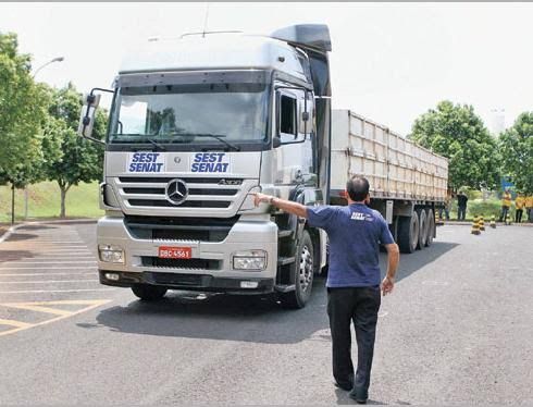 Foto 1 do Conto erotico: 2022 e o Carreteiro do Recife