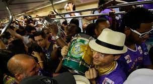 Foto 2 do Conto erotico: A branquela encoxada - Trem do samba RJ