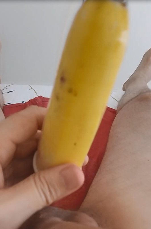Foto 2 do Conto erotico: Brincadeira a Sós Com Banana e Margarina
