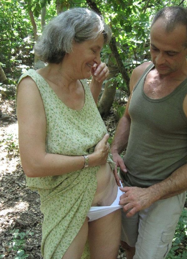 Foto 1 do Conto erotico: Meu amigo comeu a buceta da minha avó Bete