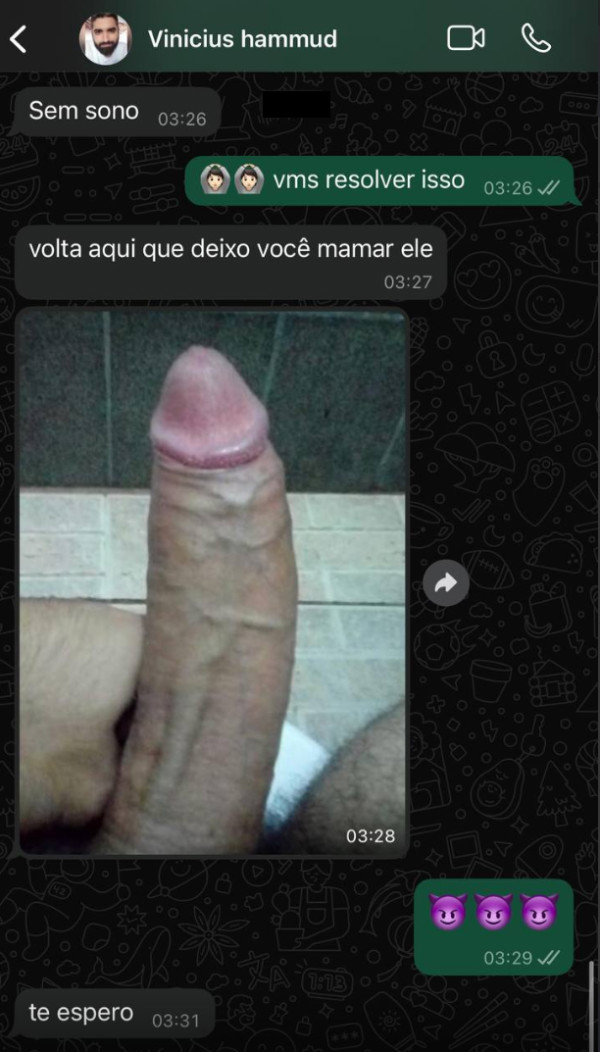 Foto 1 do Conto erotico: Árabe pauzudo fodeu minha garganta e enfiou até as bolas enquanto a esposa dele dormia - Parte 1