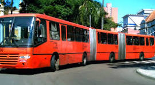 Foto 1 do Conto erotico: Coroa hetero recebe dedada no ônibus.