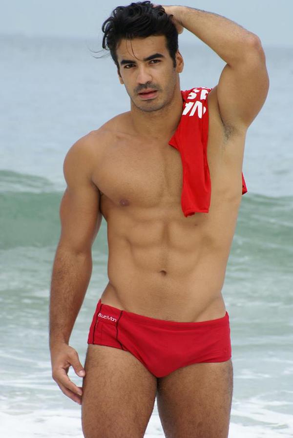 Foto 1 do Conto erotico: S.O.S Boys - Dia 2: Part 1 - Delicias ao mar.